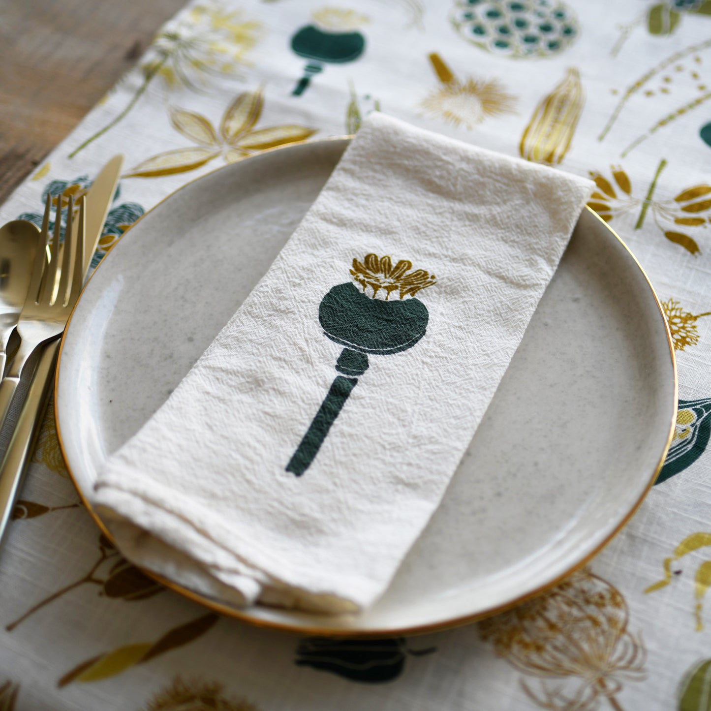 Eco-friendly flour sack cloth dinner napkins made in the usa with botanical teasle + poppy artwork by june & december artist katie forte