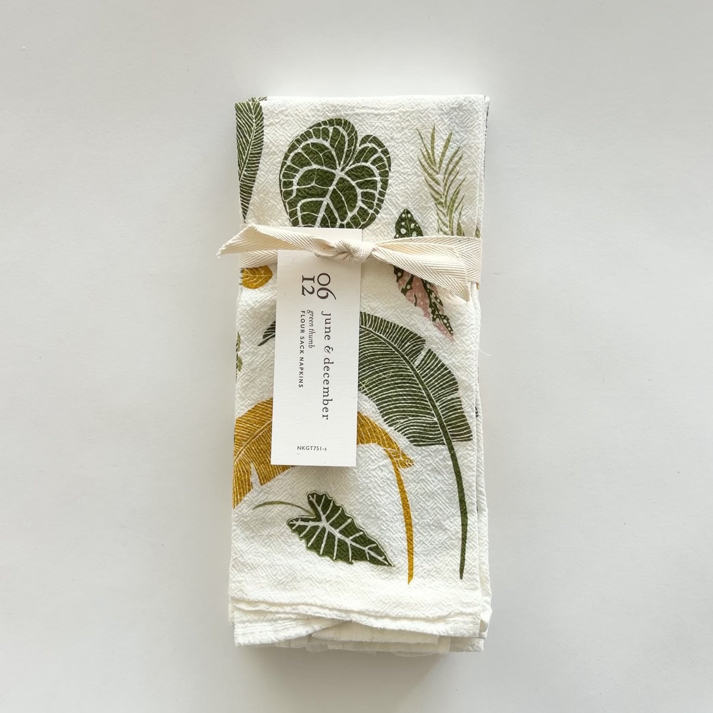 Load and play video in Gallery viewer, Video featuring our Green Thumb cloth napkin set, printed on an eco-friendly flour sack cotton, designed by Katie Forte of June &amp;amp; December
