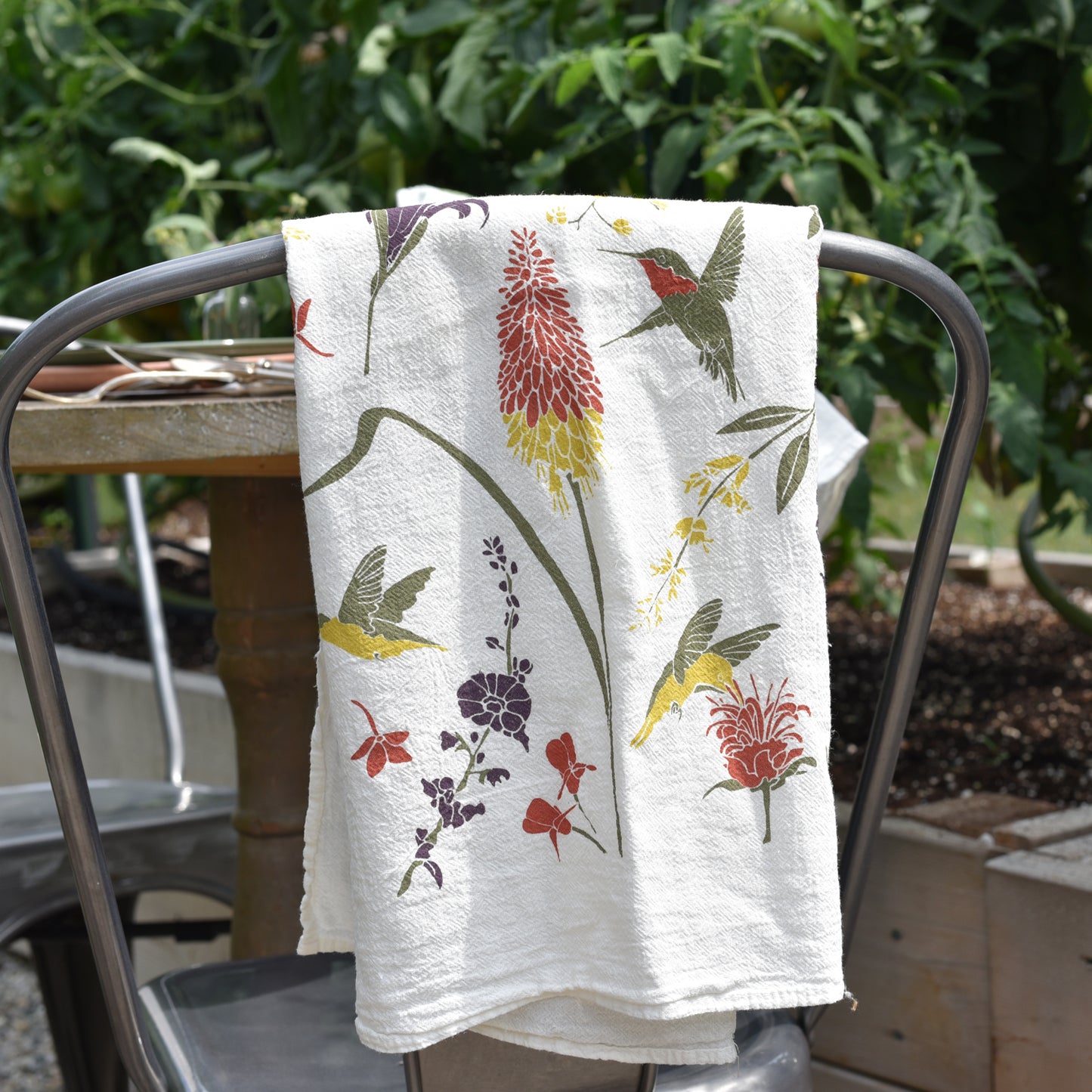 Load image into Gallery viewer, Hummingbird Garden Towel
